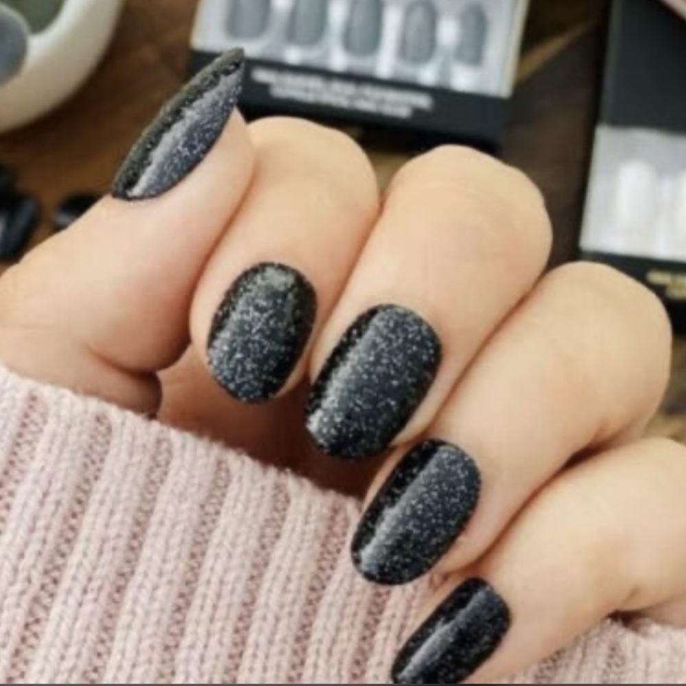Red Aspen Nail Dashes